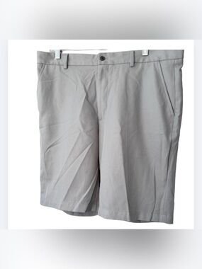 Greg Norman Men's Classic Flat Front Chino Shorts — Light Gray